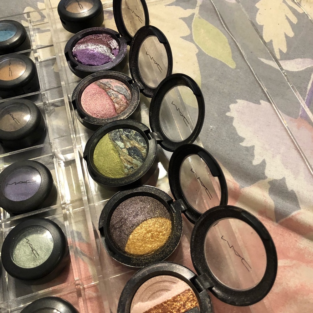 27  Mac AUTH.. shadow Lot